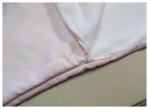 baby-sleeping-bag-zipper