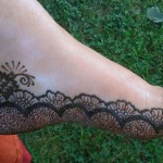 cute mehndi design for feet