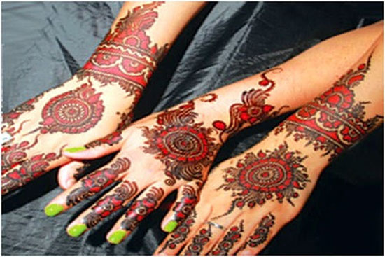 Red and Black Mehndi Designs