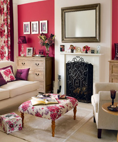 How to decorate a House with Lilac and Red