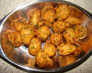 Dhuli Moong Ki Daal Ke Pakoray