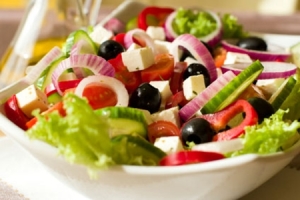 How to Make Traditional Greek Salad