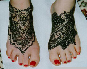 Beautiful Mehndi Designs for Feet