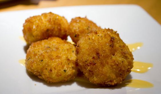 Fried Mac and Cheese Bites