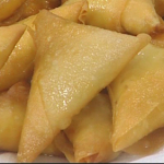 moong-ki-daal-kay-samosay-1