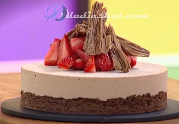 Strawberry Mousse Brownie Cake Recipe