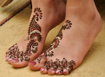 Beautiful Mehndi Designs for Feet