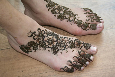 Beautiful Mehndi Designs for Feet