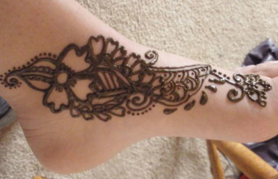 Beautiful Mehndi Designs for Feet