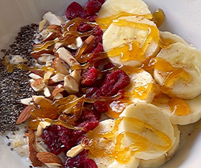 Banana Almond Oatmeal