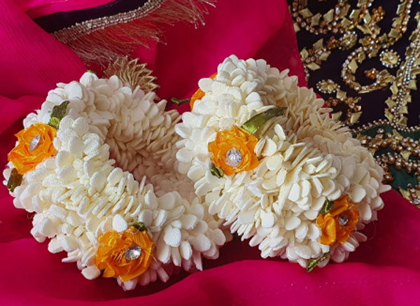 FLOWER GAJRA FOR HANDS