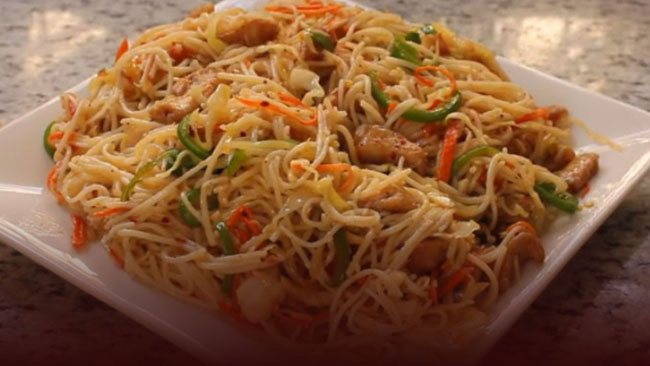 Restaurant Chicken Chow Mein