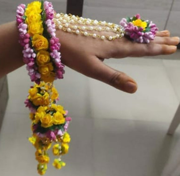 Single hand FLOWER GAJRA FOR PARTY